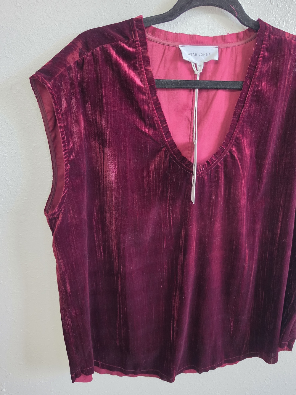 Dear John NWT L Burgundy Velvet V Neck Cap Sleeve Blouse Top Holiday - Picture 4 of 7